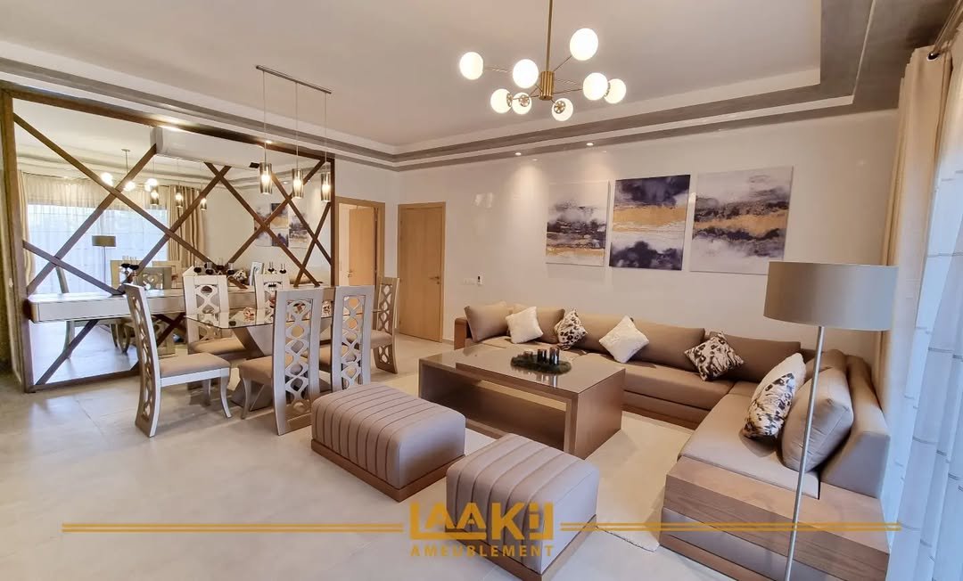 L'art du meuble et de la tradition.#decorationinterieur #deco #salonmarocain #salonmoderne #meubles #salleamanger (1)