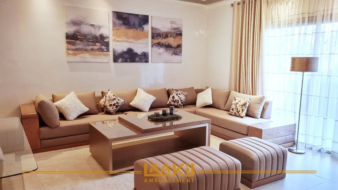 L'art du meuble et de la tradition.#decorationinterieur #deco #salonmarocain #salonmoderne #meubles #salleamanger (2)