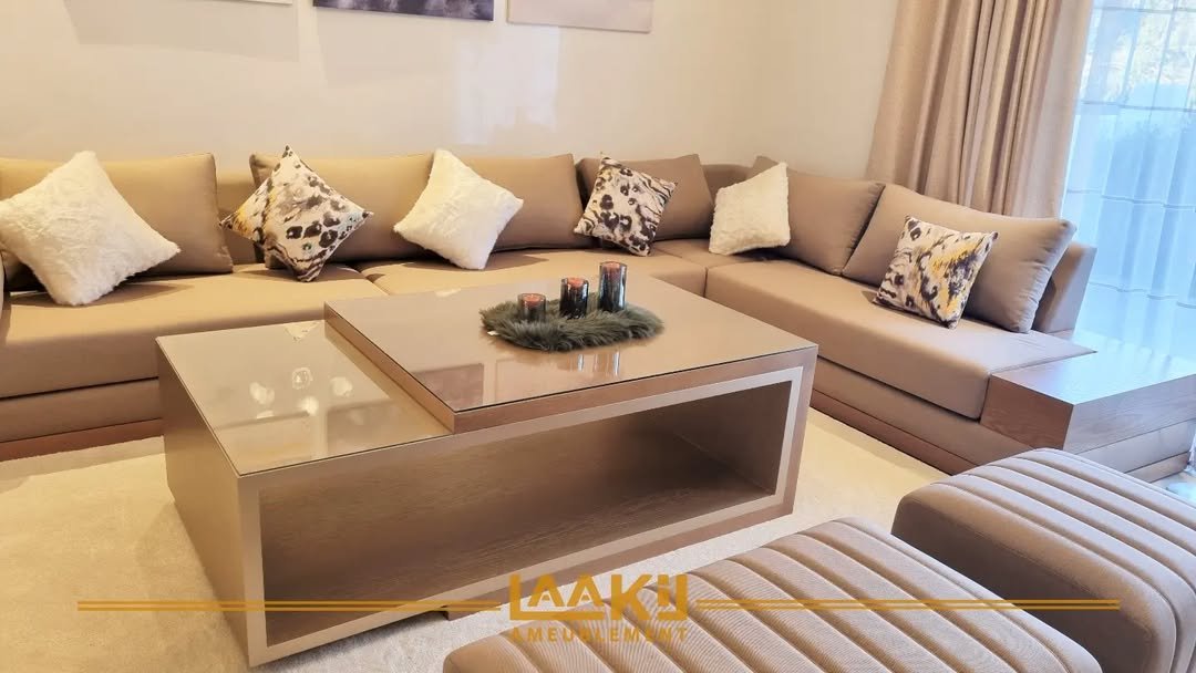 L'art du meuble et de la tradition.#decorationinterieur #deco #salonmarocain #salonmoderne #meubles #salleamanger (3)